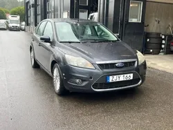 Grå Begagnad 2009 Ford Focus Halvkombi | 23 500 kr (Bra pris)