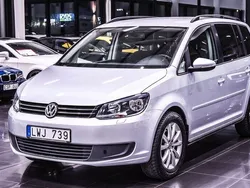 Silver Begagnad 2013 VW Touran Minibuss | 79 900 kr (Marknadspris)