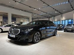 Svart Begagnad 2025 BMW 530 M Sport Sedan | 649 000 kr