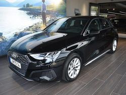 Svart Begagnad 2024 Audi A3 Sportback Proline Halvkombi | 299 000 kr (Marknadspris)