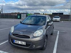 Grå Begagnad 2013 Nissan Micra Halvkombi | 54 900 kr (Marknadspris)
