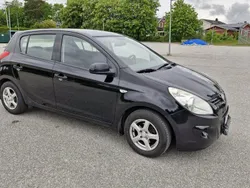 Svart Begagnad 2011 Hyundai i20 Select Halvkombi | 45 000 kr (Marknadspris)