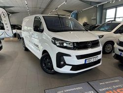 Vit (vit kaolin) Begagnad 2024 Opel Vivaro Elite Minibuss | 424 875 kr