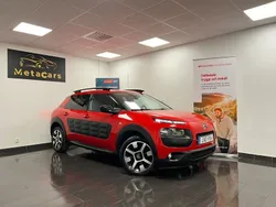 Röd Begagnad 2015 Citroën C4 Cactus PureTech Halvkombi | 87 900 kr (Marknadspris)