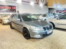 Mörkgrå Begagnad 2011 Skoda Octavia Elegance Kombi | 69 900 kr (Marknadspris)
