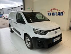 Vit (vit ) Begagnad 2023 Fiat Doblò Minibuss | 268 625 kr (Lite dyr)