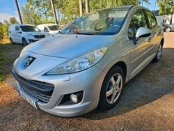 Ljusgrå (grå) Begagnad 2011 Peugeot 207 Halvkombi | 39 999 kr (Lite dyr)