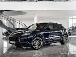 Blå Begagnad 2023 Porsche Cayenne Platinum Edition SUV | 939 000 kr (Marknadspris)