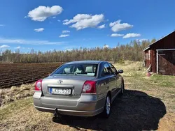 Brun Begagnad 2007 Toyota Avensis Sedan | 26 000 kr (Marknadspris)