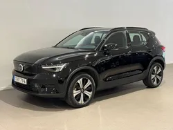 Svart Begagnad 2022 Volvo XC40 Core SUV | 329 500 kr