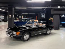 Svart Begagnad 1988 Mercedes 560 Cab | 295 000 kr