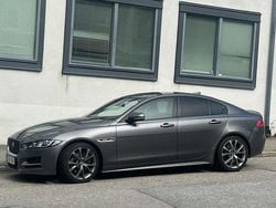 Grå Begagnad 2018 Jaguar XE R-Sport Sedan | 199 000 kr (Marknadspris)