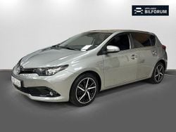Ljusgrå Begagnad 2018 Toyota Auris Hybrid Touch Halvkombi | 189 000 kr (Marknadspris)