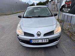 Silver Begagnad 2008 Renault Clio R.S. Halvkombi | 15 500 kr (Bra pris)