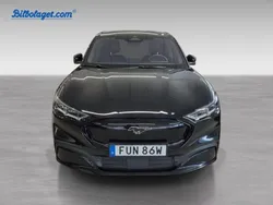 Svart Begagnad 2021 Ford Mustang Mach-E Standard Range SUV | 399 500 kr (Lite dyr)