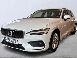 Vit Begagnad 2018 Volvo V60 Momentum Kombi | 199 900 kr (Marknadspris)