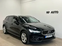 Svart Begagnad 2019 Volvo V60 CC Kombi | 289 900 kr (Marknadspris)