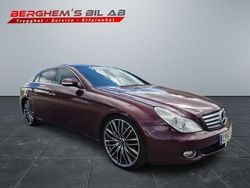 Mörkröd (röd) Begagnad 2006 Mercedes CLS350 Sportkupé | 79 900 kr (Lite dyr)
