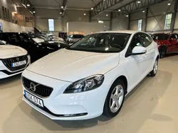 Vit Begagnad 2018 Volvo V40 Kombi | 174 500 kr (Marknadspris)
