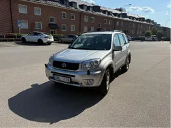 Silver Begagnad 2004 Toyota RAV4 SUV | 49 000 kr (Marknadspris)