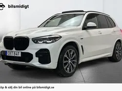 Vit Begagnad 2021 BMW X5 iPerformance SUV | 589 900 kr (Marknadspris)