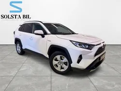 Vit Begagnad 2019 Toyota RAV4 Hybrid Active SUV | 319 000 kr (Marknadspris)