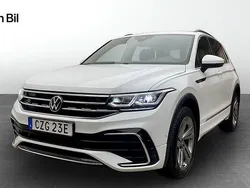 Vit Begagnad 2023 VW Tiguan R-line SUV | 409 900 kr (Marknadspris)