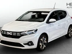 Vit (white) Ny 2025 Dacia Sandero Expression Halvkombi | 219 900 kr (Bra pris)