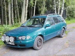 Grön Begagnad 2000 Toyota Corolla Kombi | 40 000 kr (Dyr)