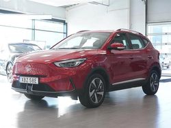 Röd (diamond red) Begagnad 2022 MG ZS Luxury Sedan | 229 900 kr