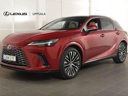 Röd metallic Begagnad 2023 Lexus RX450h+ Executive Line SUV | 669 900 kr