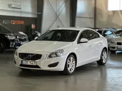 Vit (ice vit) Begagnad 2010 Volvo S60 Momentum Sedan | 84 900 kr (Lite dyr)