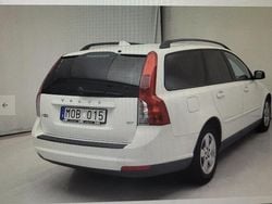 Vit Begagnad 2009 Volvo V50 Kinetic Kombi | 43 000 kr (Marknadspris)