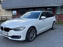 Vit Begagnad 2015 BMW 318 Sport Line Kombi | 120 000 kr (Marknadspris)