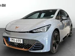 Ljusgrå Begagnad 2023 Cupra Born Halvkombi | 274 900 kr (Marknadspris)