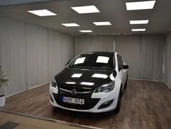 Vit Begagnad 2013 Opel Astra Edition Halvkombi | 124 900 kr