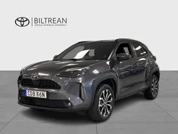 Mörkgrå Begagnad 2024 Toyota Yaris Cross Active SUV | 318 000 kr (Marknadspris)