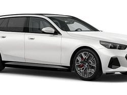 Vit Ny 2025 BMW i5 Comfort Edition Kombi | 899 000 kr (Lite dyr)