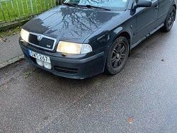 Svart Begagnad 2002 Skoda Octavia Tour Halvkombi | 17 000 kr