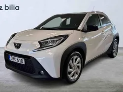 Vit Begagnad 2025 Toyota Aygo Halvkombi | 209 900 kr (Lite dyr)