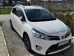 Vit Begagnad 2015 Toyota Verso Edition Minibuss | 95 000 kr (Marknadspris)