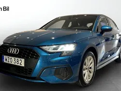 Blå (atollblå metallic) Begagnad 2022 Audi A3 Sportback Proline Halvkombi | 234 000 kr (Marknadspris)