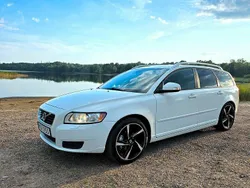 Vit Begagnad 2011 Volvo V50 Kinetic Kombi | 49 000 kr (Dyr)