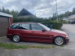 Röd Begagnad 2001 BMW 320 Kombi | 19 900 kr