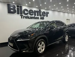 Svart Begagnad 2019 Lexus NX300h Executive Line SUV | 309 900 kr (Marknadspris)