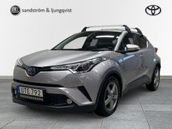 Mörkgrå (grå) Begagnad 2017 Toyota C-HR Executive SUV | 214 000 kr (Marknadspris)
