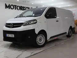 Vit Begagnad 2023 Opel Vivaro-e Combi Van | 349 900 kr (Bra pris)