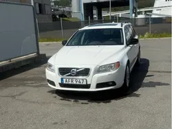 Vit Begagnad 2013 Volvo V70 Momentum Kombi | 78 500 kr (Marknadspris)