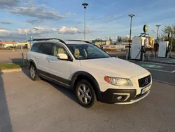 Vit Begagnad 2014 Volvo XC70 Momentum SUV | 109 990 kr (Marknadspris)