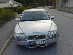 Grå Begagnad 2002 Volvo S80 Sedan | 5 000 kr (Superpris)